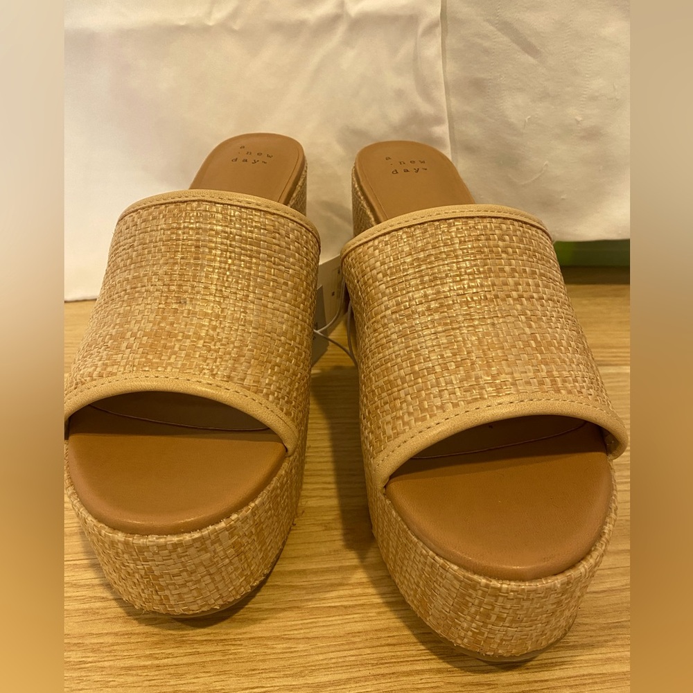Mules with memory foam